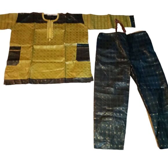 Traditional African dishaki and pants bought in Africa on a trip - Picture 1 of 5